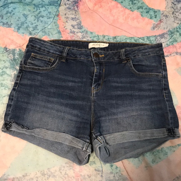 Denim shorts - Picture 1 of 2